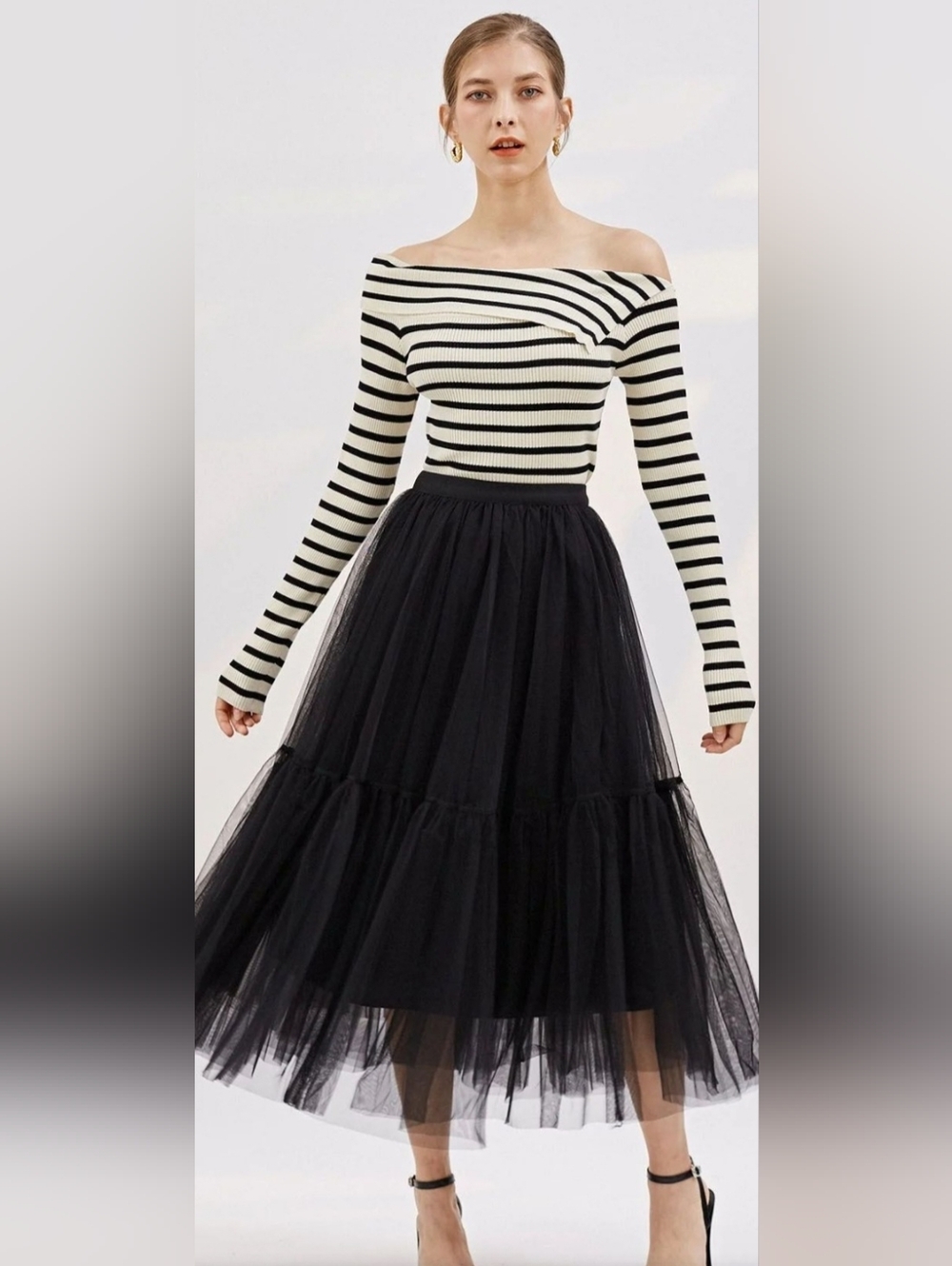 Like New ChicWish Off-Shoulder Sweater Cream & Black Sz: S/M